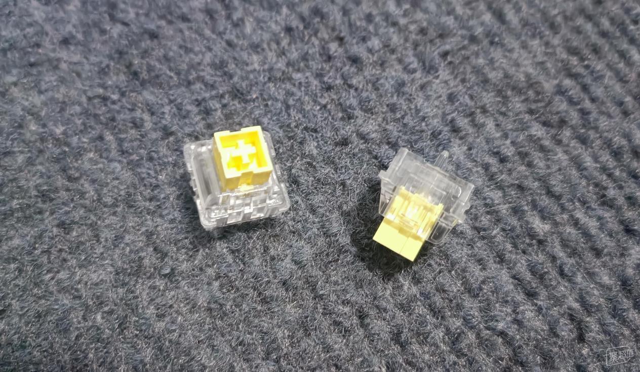 品黑雾透键帽和玉皇磁轴组合颜值和性能同时具备新葡京娱乐狼蛛HERO68HE磁轴键盘再添新(图5)